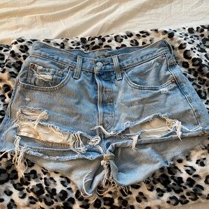 -Levi 501 Jean shorts